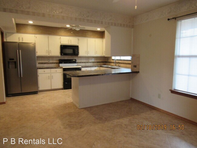 Building Photo - 4 br, 2 bath House - 1103 NW Willow Place