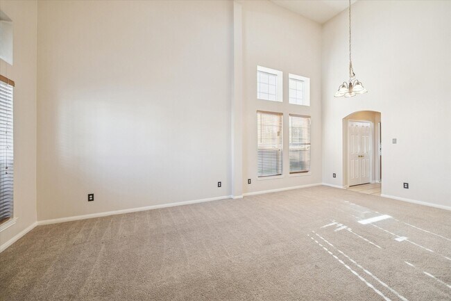 Foto del edificio - 6227 Sentry Park Ln
