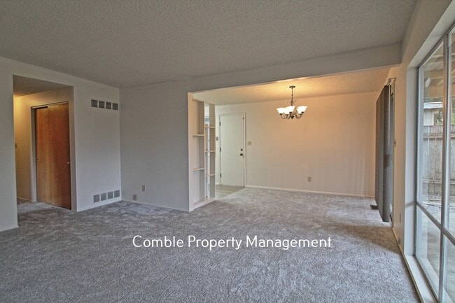 Building Photo - 426 164th Ave NE