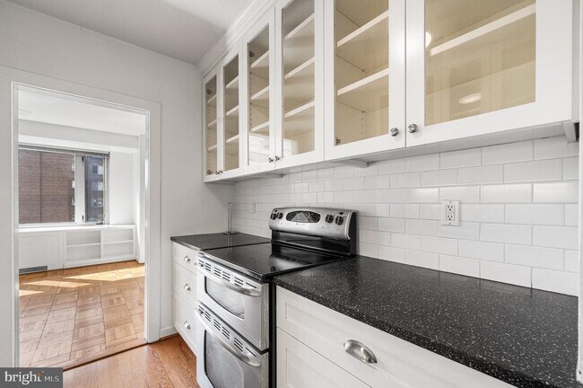 Foto del edificio - 4301 Massachusetts Ave NW