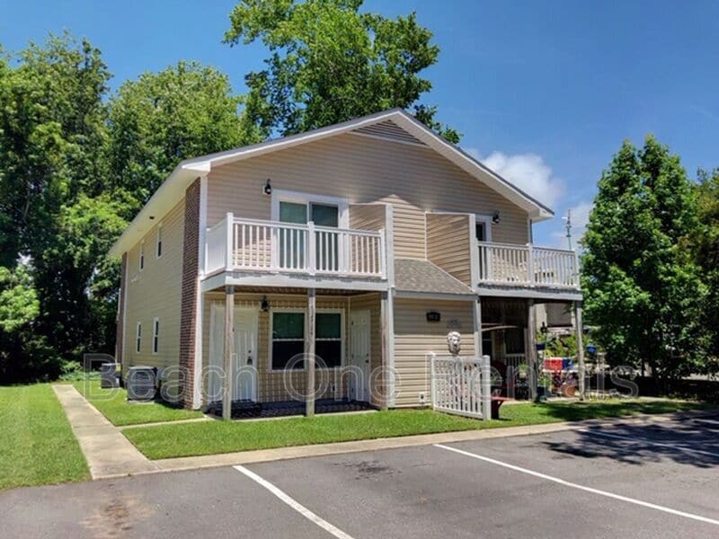 514 S Poplar Dr Unit C, Surfside Beach, SC 29575 Condo for Rent in