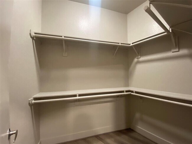 Foto del edificio - 2435 S Sepulveda Blvd