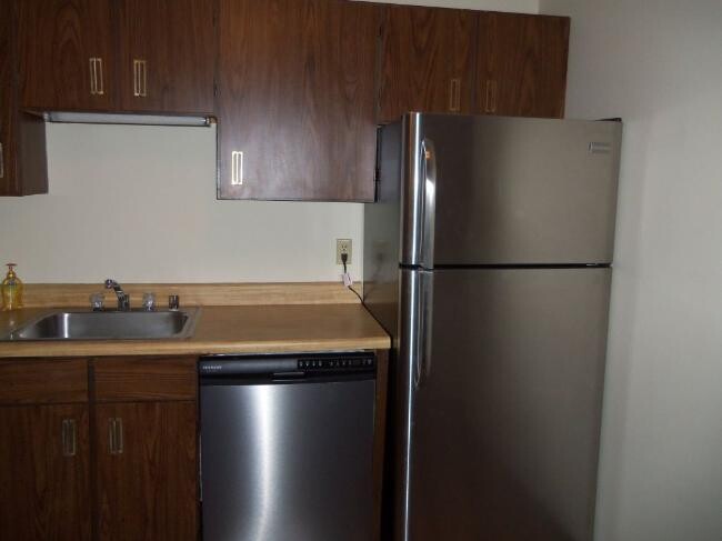 Building Photo - 9093 N Park Plaza Ct