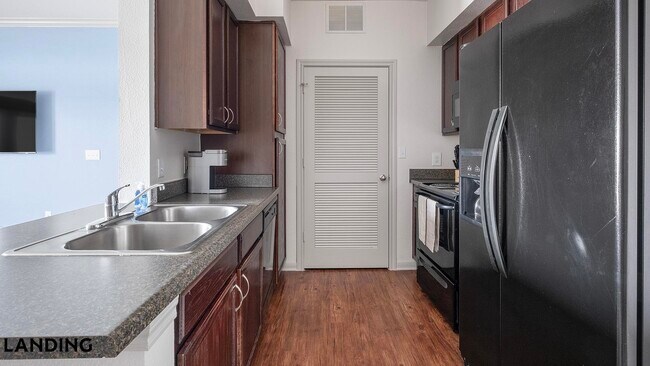 Building Photo - 15330 Liberty River Dr