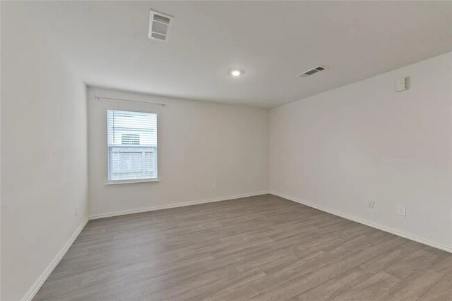 Building Photo - 9027 Madera Rd