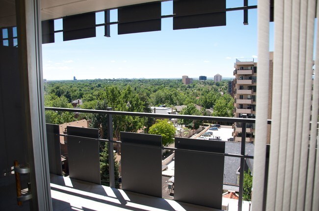 Foto del edificio - 790 N Washington St