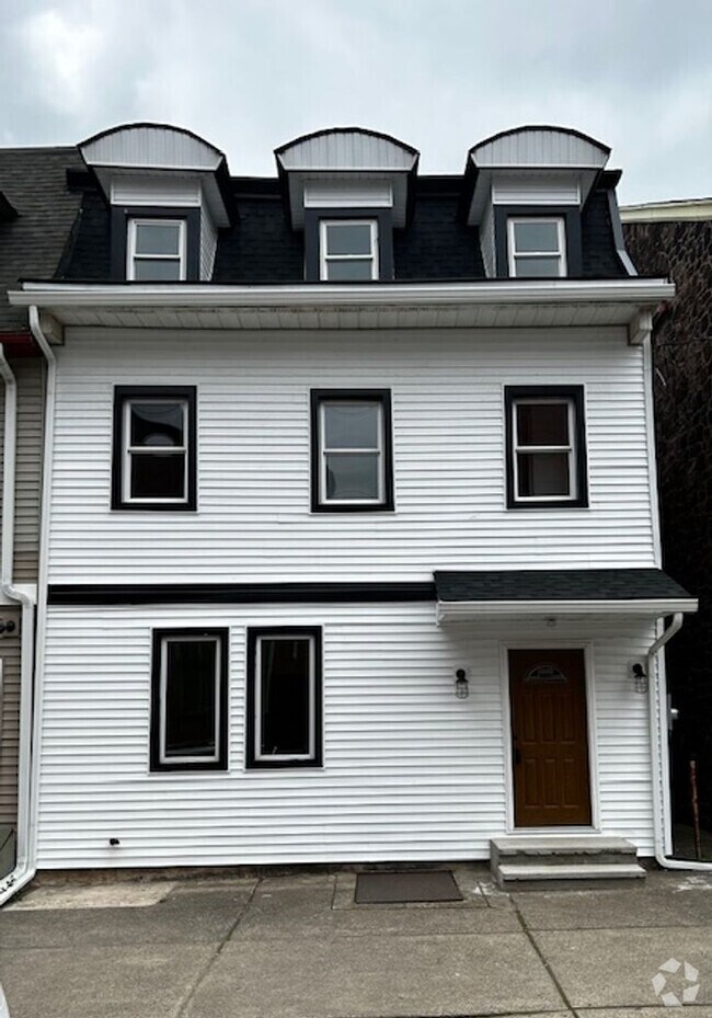 Building Photo - 205 N Furnace St