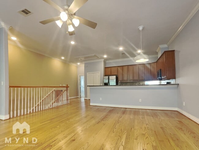 Building Photo - 1511 Paige St