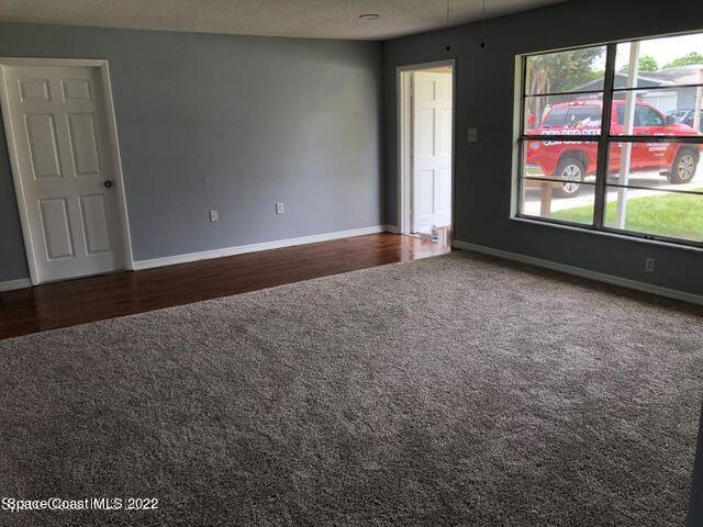 Building Photo - 423 Count St