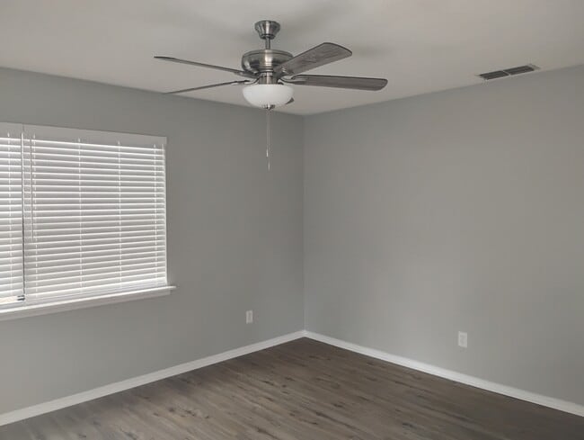 Building Photo - 5564 Springer Ct