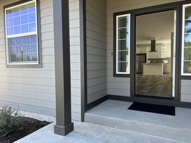 Building Photo - 3002 Roald Ave SE