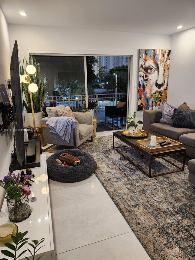 Foto del edificio - 1631 NE 114th St