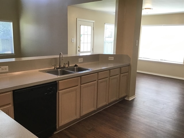 Building Photo - 4706 Buescher Ct