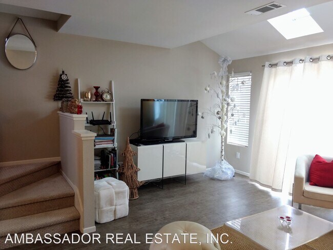 Building Photo - 2 br, 2 bath House - 4243 Arroyo Vista Way...