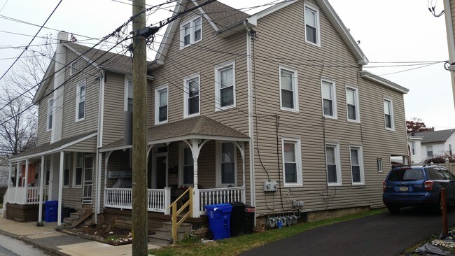 Foto del edificio - 1518 Willow Ave