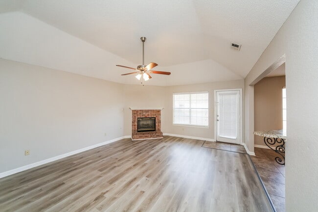 Building Photo - 6954 Naples Dr