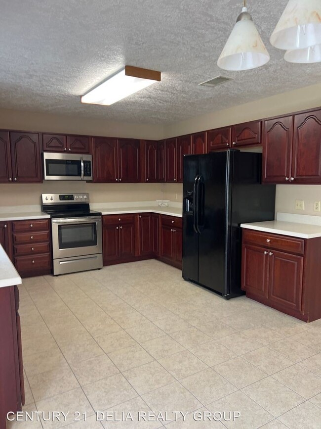 Building Photo - 3 br, 2 bath House - 110 Maverick St.