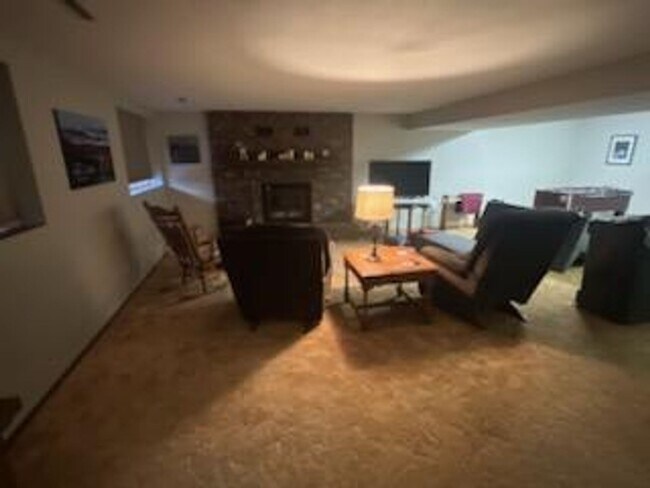 Building Photo - For Rent – 3 Bedroom Home in Sunset Hills, Pella