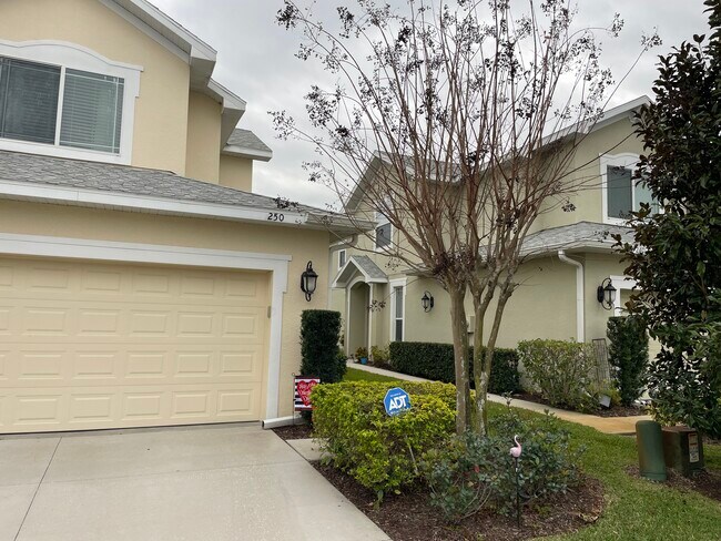 Foto del edificio - 250 N Harbor Dr