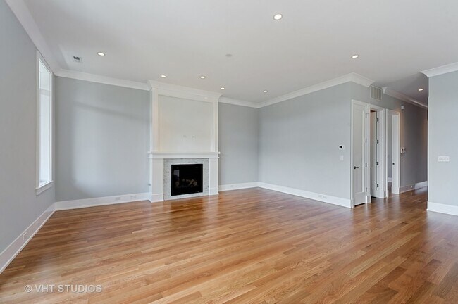 Foto del edificio - 1235 N Greenview Ave