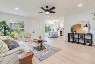 Building Photo - 9606 Dallum Dr