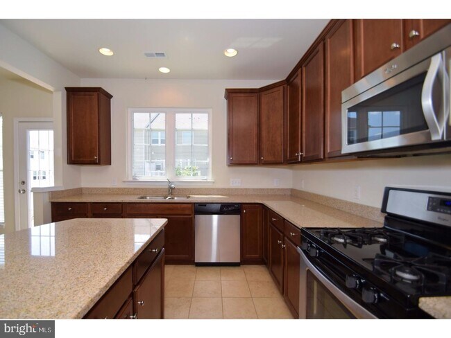 Building Photo - 412 Ellison Dr