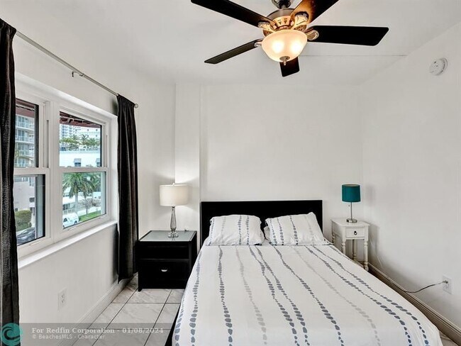 Foto del edificio - 341 N Birch Rd