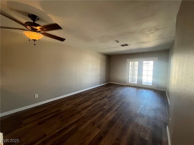 Foto del edificio - 449 E Barrett St