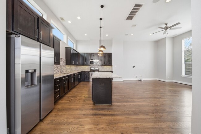 Foto del edificio - 1814 Thompson St