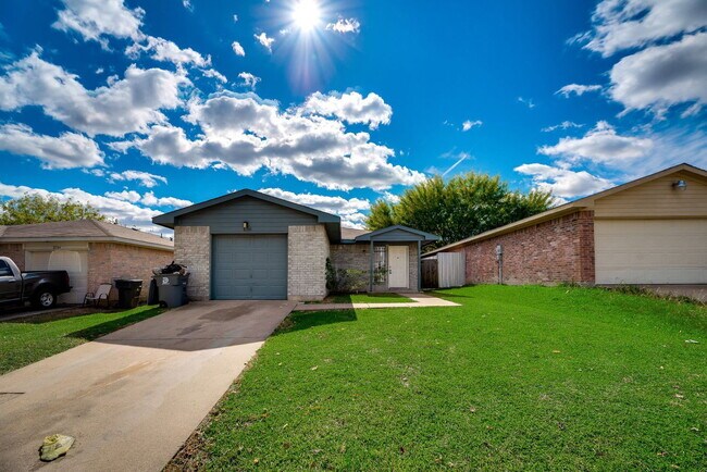 Building Photo - 10340 Blackjack Oaks Dr