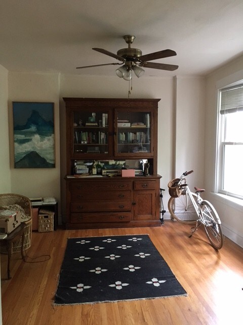 Foto del edificio - 5243 N Winchester Ave