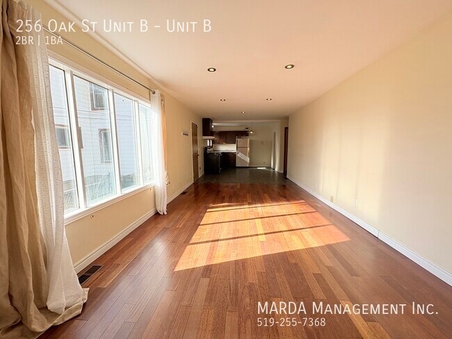 Photo du bâtiment - SPACIOUS 2-BEDROOM/1BATH REAR UNIT - ALL INCLUSIVE