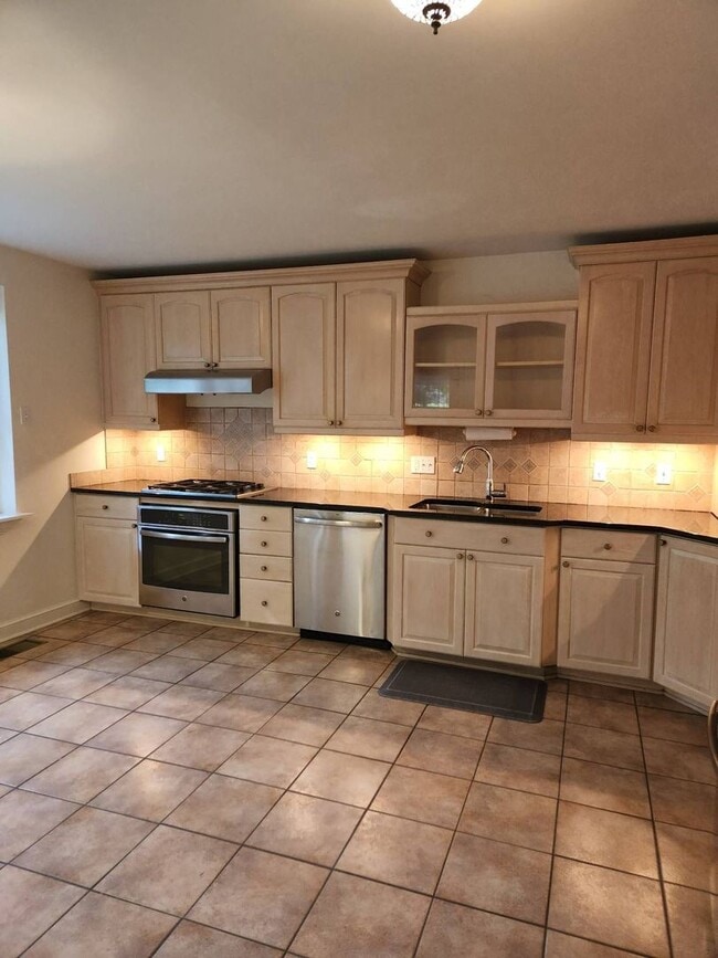 Building Photo - "Coming Soon" AU PARK!! 4 bed/4BATH one car garage!!