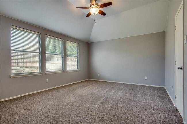 Foto del edificio - 3608 Diamond Ranch Rd