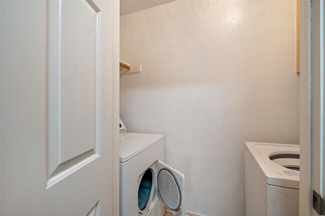 Foto del edificio - 3012 Hill St