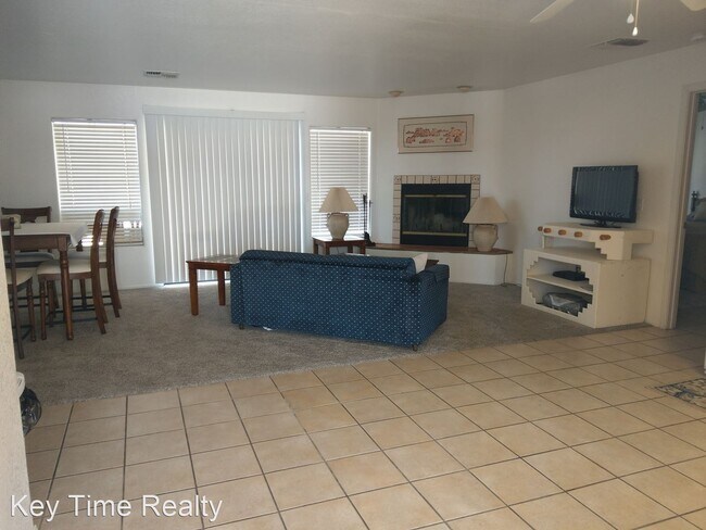 Building Photo - 3 br, 2 bath House - 2535 McCormick Blvd