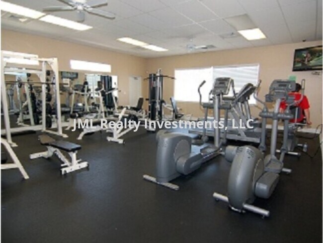 Foto del edificio - 4 bedroom home in the gated Avalon Lakes S...