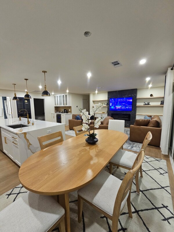 Foto del edificio - 4805 Alta Oaks Ln