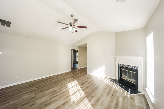 Building Photo - 3568 Brookstone Way