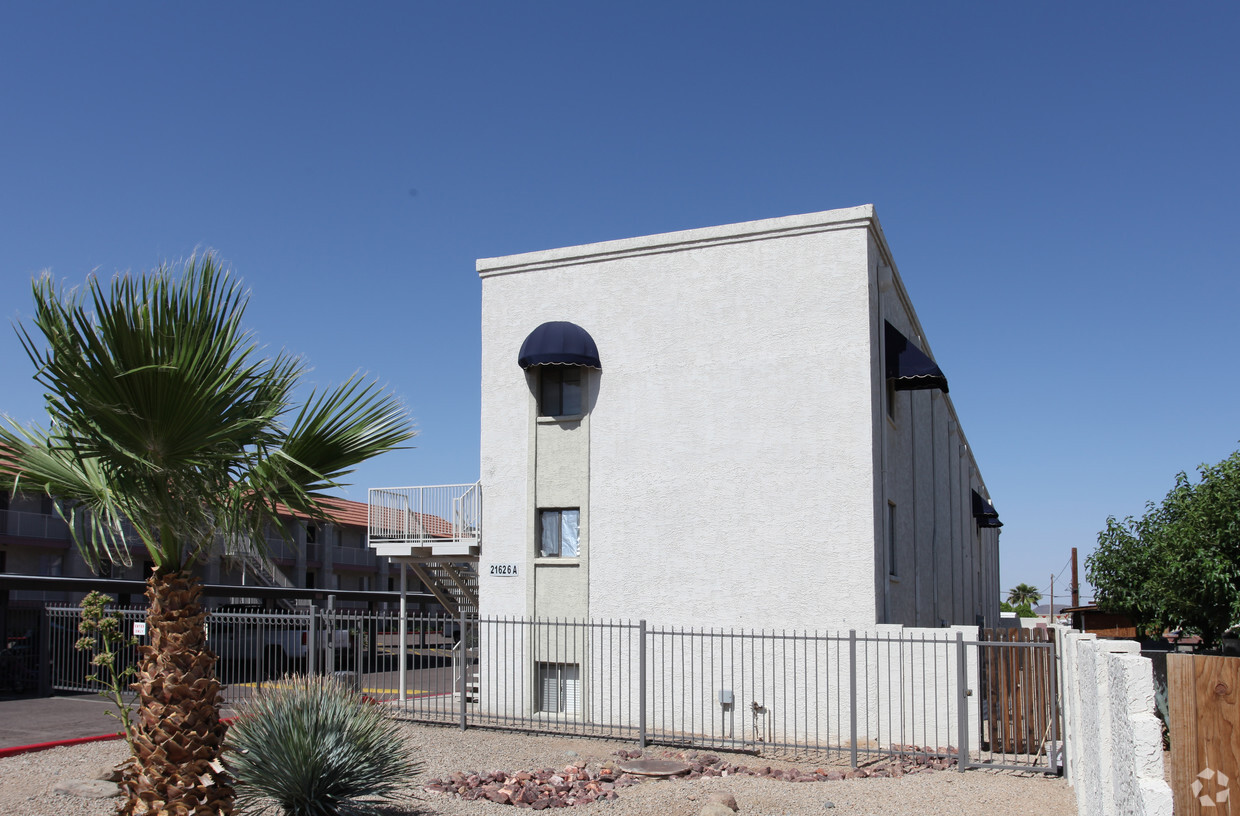 Building Photo - Hacienda Apartments