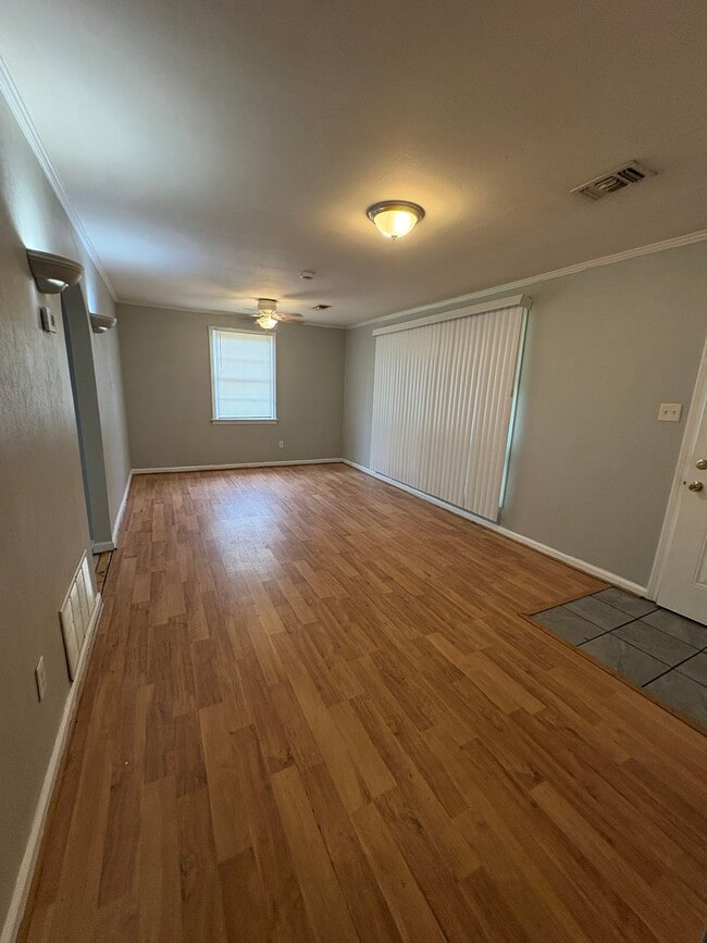 Building Photo - 325 3rd St