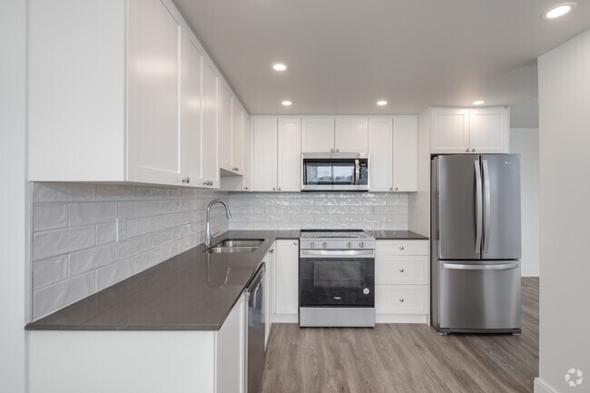 2BR, 2BR - 1,512SF - Kitchen - Lougheed Village - Tower EAST