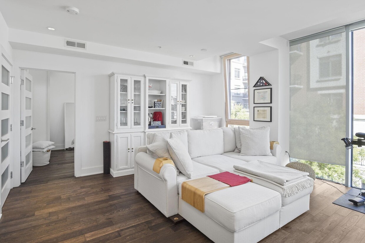 Foto principal - 930 Jefferson St