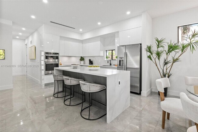 Foto del edificio - 325 SW 16th St