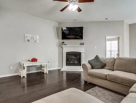Building Photo - 10013 Long Branch Dr