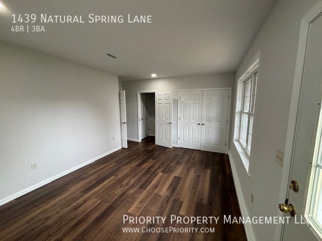 Foto del edificio - Recently renovated and available now!