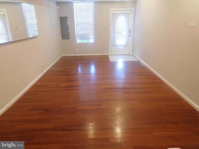 Foto del edificio - 1127 Holbrook St NE