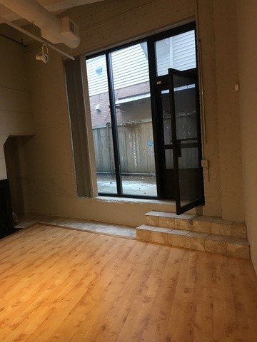 Building Photo - 1111 W Cornelia Ave