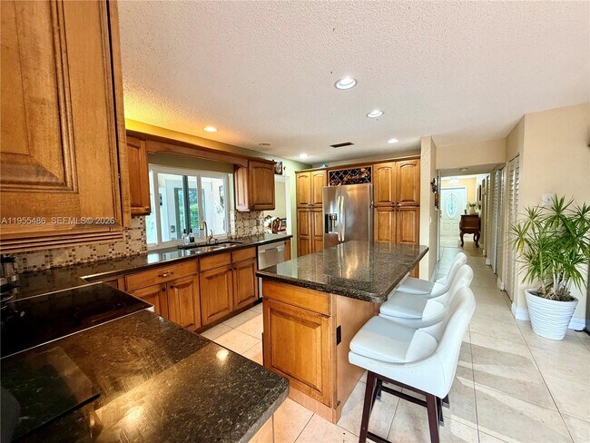 Building Photo - 2865 Begonia Way