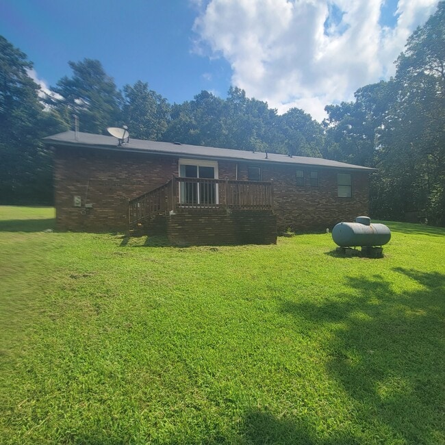 Building Photo - 301 English Rd